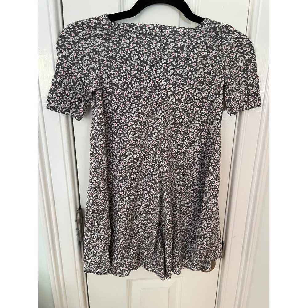 Kohl's Ditsy Floral Short Sleeve Romper Grey Pink White Rayon GJ73G320RP Size 7